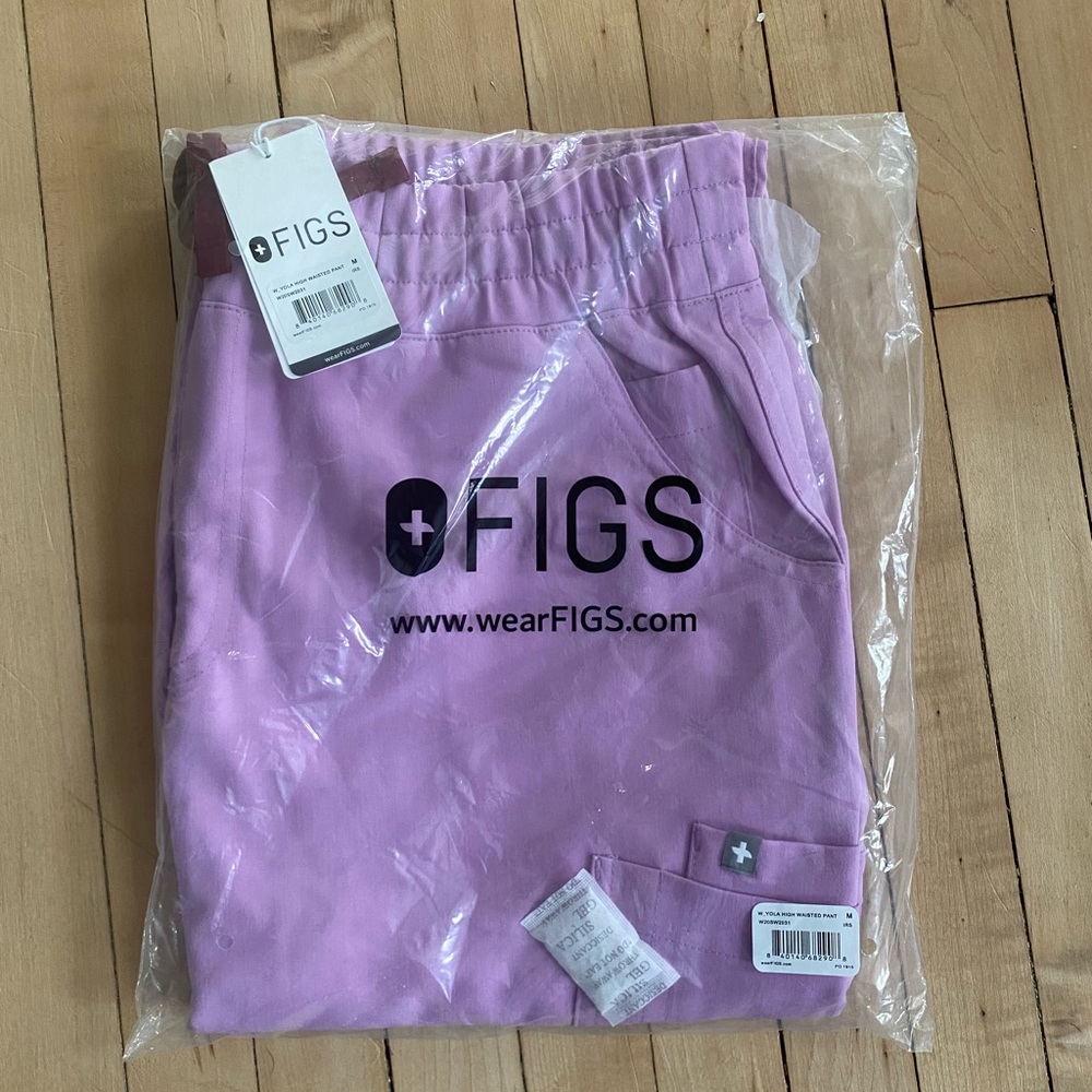 Figs Yola High waisted M in limited edition color “Iris”. Never been worn.